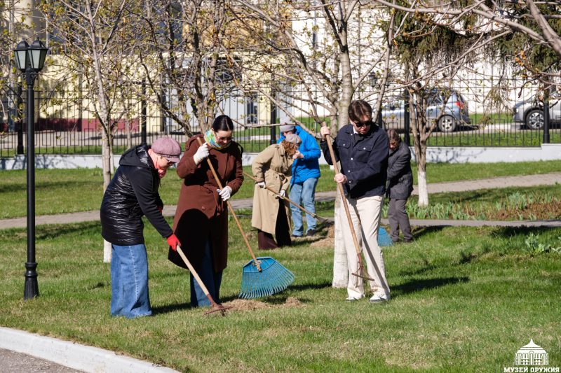 Вместе за чистоту: молодежь Музея оружия на субботнике! Тульский Государственный Музей Оружия