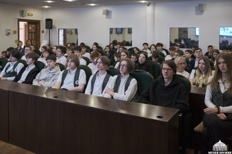 В Музее оружия состоялось открытие фотовыставок «Наука близко» и «Наука в лицах» Тульский Государственный Музей Оружия