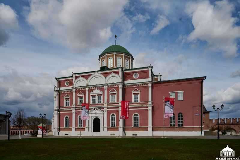 В Выставочном центре Тульского музея оружия на территории Тульского кремля открылась выставка «Три стихии тульского оружия: охота, спорт, защита» Тульский Государственный Музей Оружия