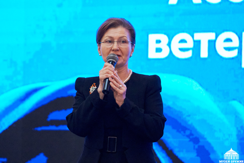 В Музее оружия состоялась всероссийская патриотическая акция «Синий платочек Победы» Тульский Государственный Музей Оружия