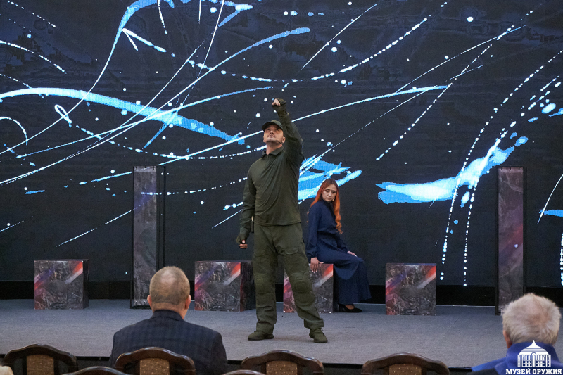 В Музее оружия состоялась всероссийская патриотическая акция «Синий платочек Победы» Тульский Государственный Музей Оружия