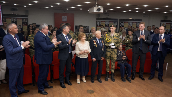 Торжественная церемония поздравления ветерана Великой Отечественной войны Владимира Петровича Лаврова с прекрасным юбилеем - со 100-летием! Тульский Государственный Музей Оружия