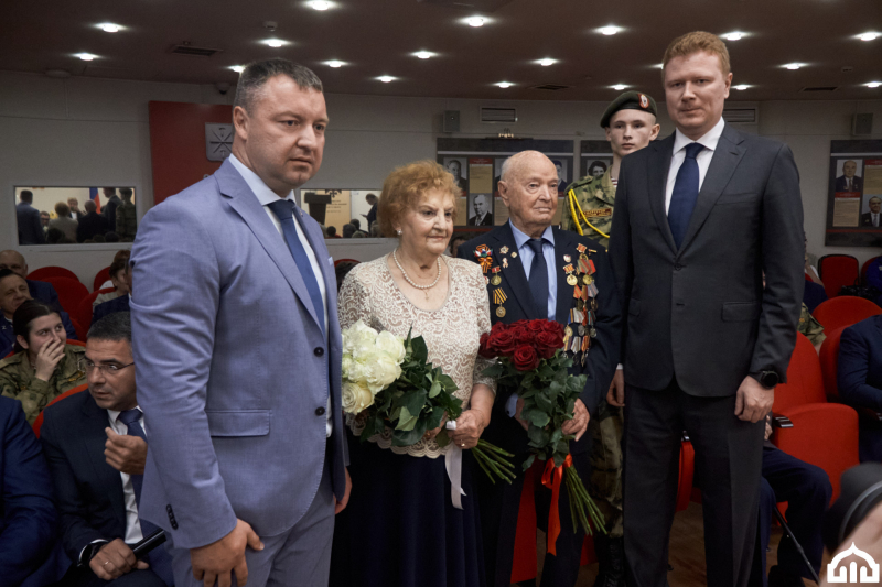 Торжественная церемония поздравления ветерана Великой Отечественной войны Владимира Петровича Лаврова с прекрасным юбилеем - со 100-летием! Тульский Государственный Музей Оружия