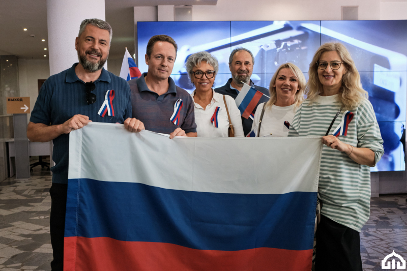 Патриотические акции в День Государственного флага России в Тульском музее оружия! Тульский Государственный Музей Оружия