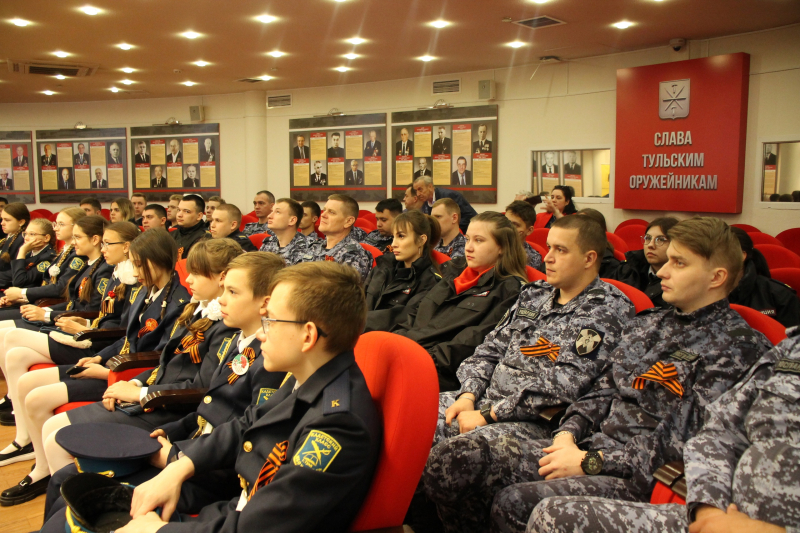 В канун Дня Победы в Тульском государственном музее оружия состоялась презентация уникального сборника, изданного фондом «Защитники Отечества» Тульский Государственный Музей Оружия