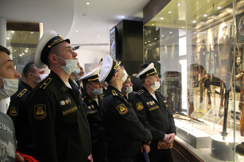 Музей оружия посетили военнослужащие батальона Почетного караула Преображенского полка и экипаж подводного ракетного крейсера К-114 «Тула» Тульский Государственный Музей Оружия