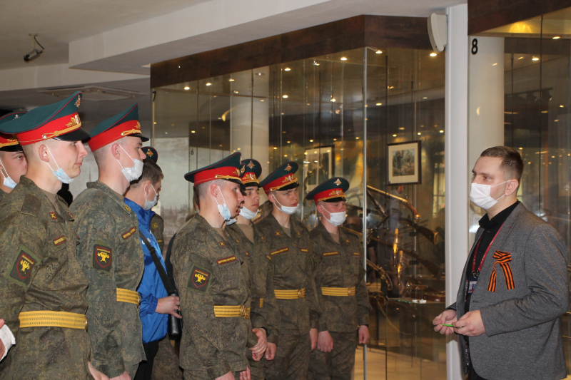 Музей оружия посетили военнослужащие батальона Почетного караула Преображенского полка и экипаж подводного ракетного крейсера К-114 «Тула» Тульский Государственный Музей Оружия