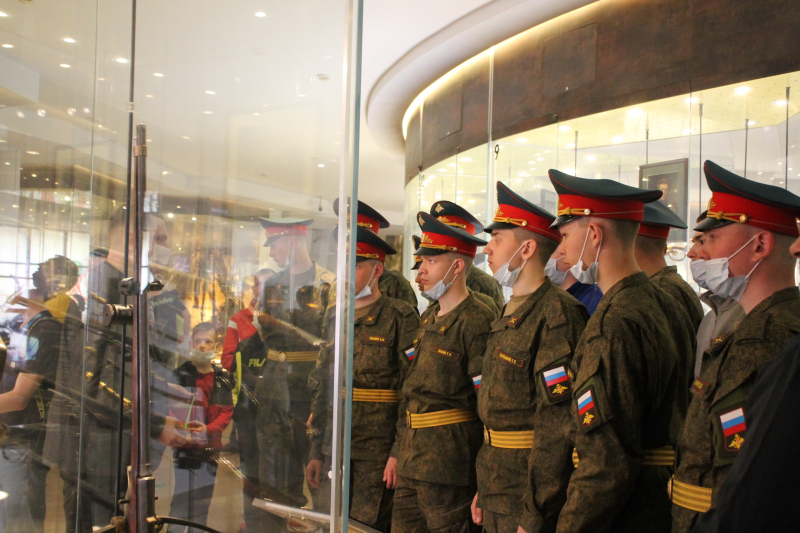 Музей оружия посетили военнослужащие батальона Почетного караула Преображенского полка и экипаж подводного ракетного крейсера К-114 «Тула» Тульский Государственный Музей Оружия