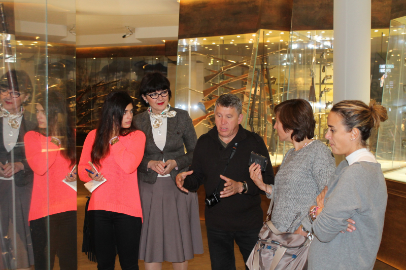 Испанские журналисты восхищены мастерством тульских оружейников Тульский Государственный Музей Оружия