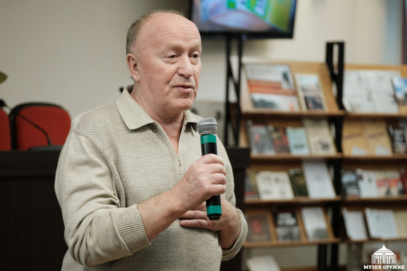 В Тульском государственном музее оружия состоялась презентация книги члена Клуба боевых друзей музея Н.А. Макарова «Кавалеры полководческих орденов земли Тульской» Тульский Государственный Музей Оружия