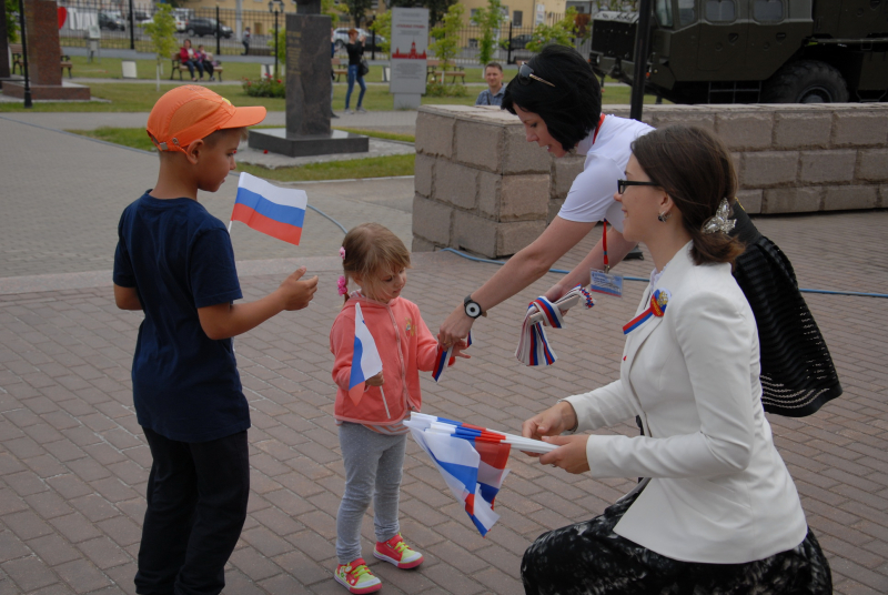 В музее оружия проходит патриотическая акция «Триколор» Тульский Государственный Музей Оружия