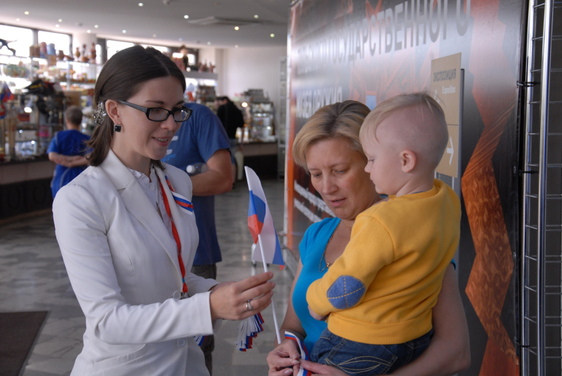 В музее оружия проходит патриотическая акция «Триколор» Тульский Государственный Музей Оружия