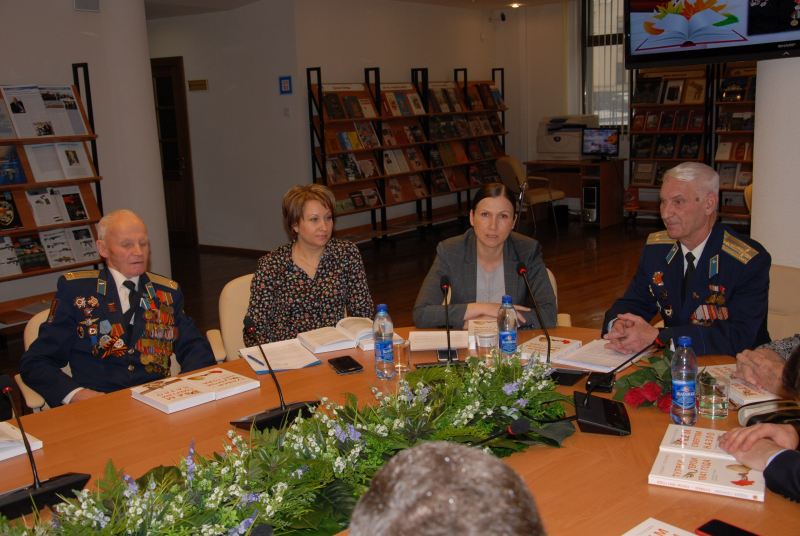 Презентация книг воспоминаний ветерана Великой Отечественной войны Лидии Михайловны Глуховой в музее оружия. Тульский Государственный Музей Оружия