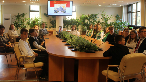 В канун Дня оружейника в Тульском музее оружия состоялся конкурс ораторского искусства «Битва декламаторов», посвящённый 150-летию музея оружия Тульский Государственный Музей Оружия