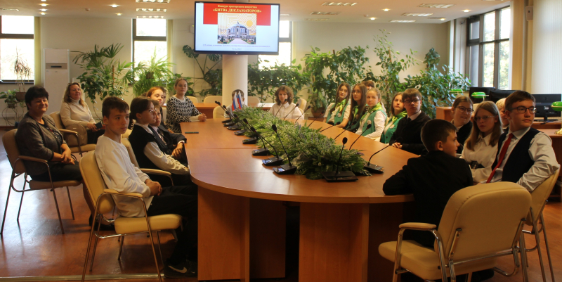 В канун Дня оружейника в Тульском музее оружия состоялся конкурс ораторского искусства «Битва декламаторов», посвящённый 150-летию музея оружия Тульский Государственный Музей Оружия