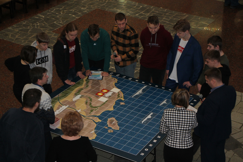 В музее оружия в познавательно-стратегической командной игре «Стальные стражи в бою» состязались команды Тульского колледжа строительства и отраслевых технологий Тульский Государственный Музей Оружия