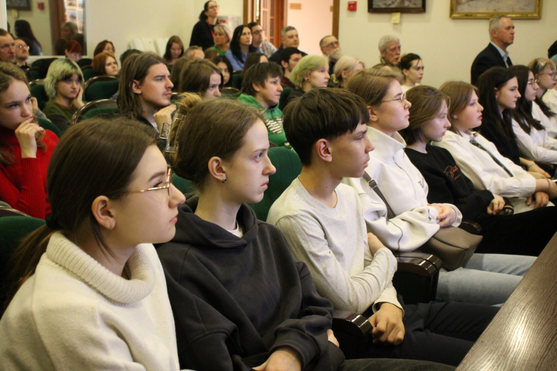 В Тульском музее оружия состоялась презентация книги О.С. Семенова «Набор гравера. «Начало большого пути» Тульский Государственный Музей Оружия