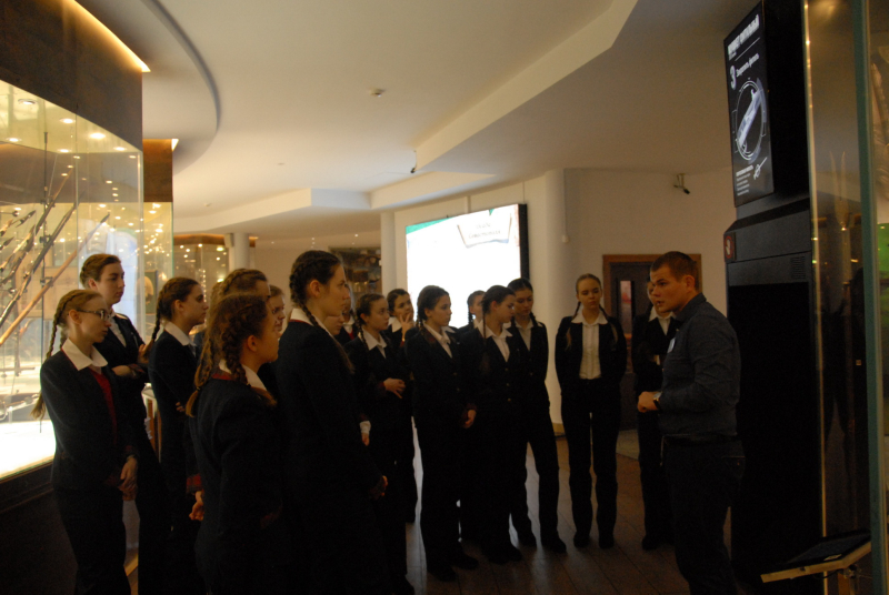 2 декабря Тульский музей оружия посетили воспитанницы Пансиона Министерства обороны Российской Федерации» Тульский Государственный Музей Оружия