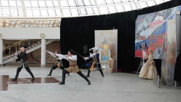 Театр в музее оружия в День семьи, любви и верности! 8 июля в здании-шлеме! Спешите видеть! Тульский Государственный Музей Оружия
