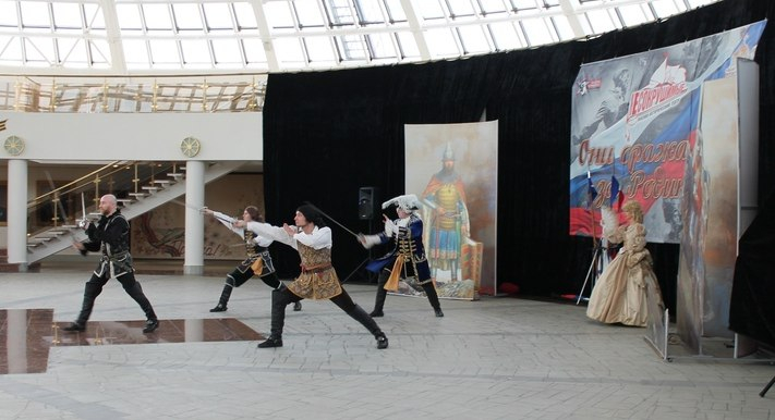 Театр в музее оружия в День семьи, любви и верности! 8 июля в здании-шлеме! Спешите видеть! Тульский Государственный Музей Оружия