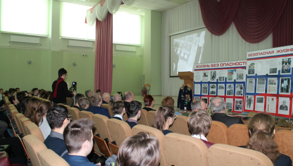 «Им вечная слава за подвиг и храбрость!»: воины - «афганцы» музея оружия на Уроке мужества Тульский Государственный Музей Оружия