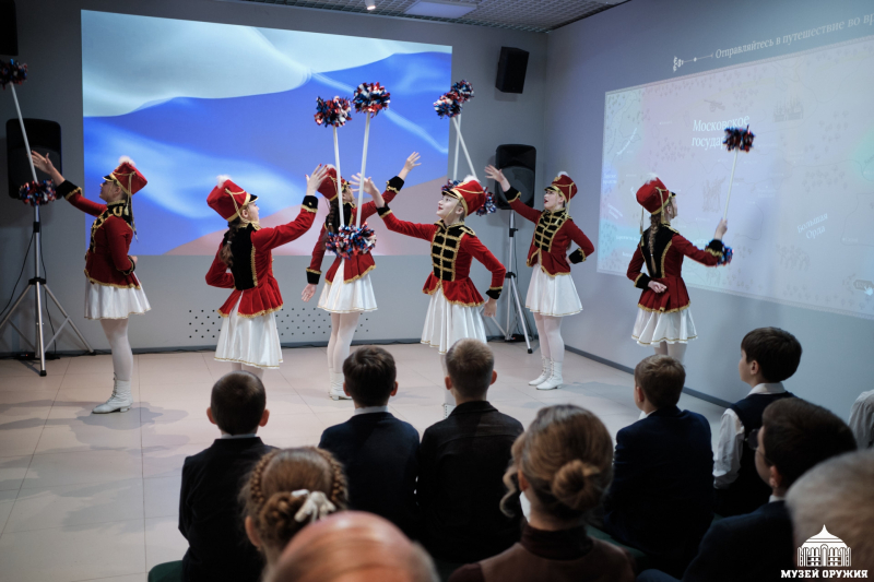 В Тульском государственном музее оружия награждали победителей и призеров регионального этапа всероссийского патриотического конкурса «Память сильнее времени». Тульский Государственный Музей Оружия