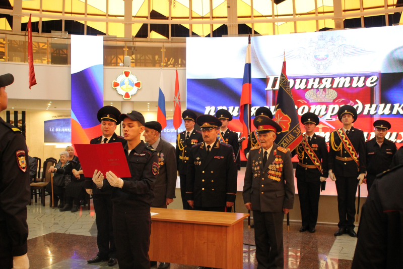 В Тульском музее оружия состоялась торжественная церемония принятия присяги молодыми сотрудниками УМВД России по Тульской области Тульский Государственный Музей Оружия