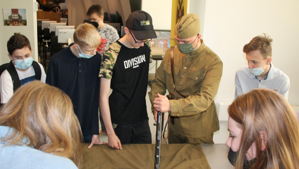 «Рабочий город стал бойцом»: Тульский музей оружия проводит Уроки мужества к 80-летию героической обороны Тулы Тульский Государственный Музей Оружия