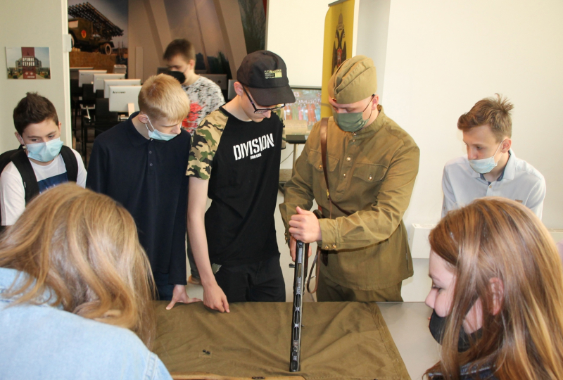 «Рабочий город стал бойцом»: Тульский музей оружия проводит Уроки мужества к 80-летию героической обороны Тулы Тульский Государственный Музей Оружия