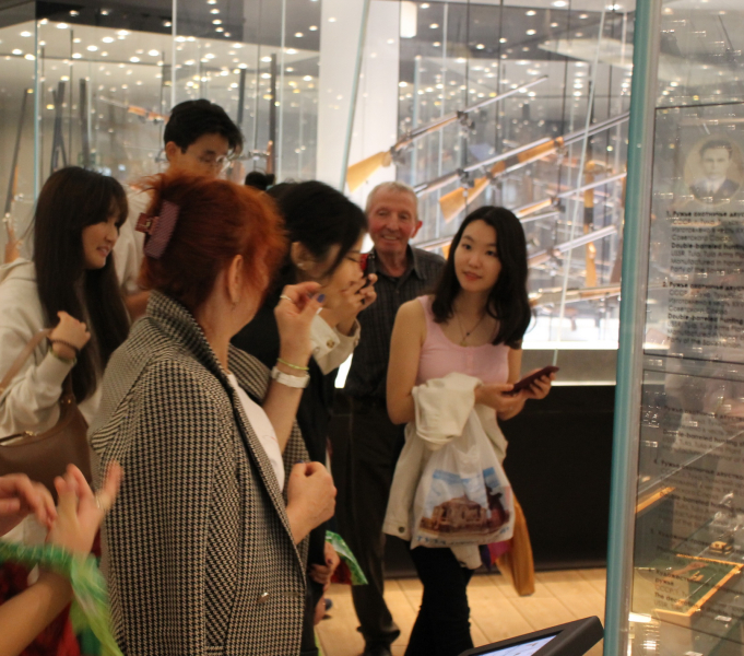 В музее оружия прошла патриотическая акция «Никто не забыт, ничто не забыто» Региональной общественной организации «Якутское землячество» г. Москвы Тульский Государственный Музей Оружия