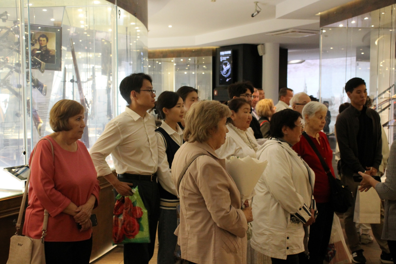 В музее оружия прошла патриотическая акция «Никто не забыт, ничто не забыто» Региональной общественной организации «Якутское землячество» г. Москвы Тульский Государственный Музей Оружия