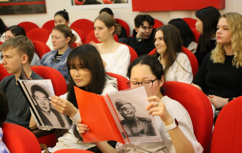 В музее оружия прошла патриотическая акция «Никто не забыт, ничто не забыто» Региональной общественной организации «Якутское землячество» г. Москвы Тульский Государственный Музей Оружия