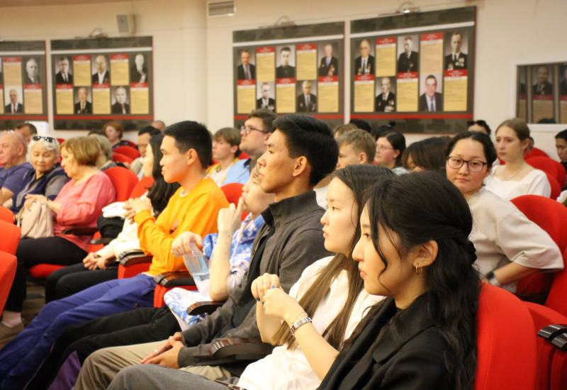 В музее оружия прошла патриотическая акция «Никто не забыт, ничто не забыто» Региональной общественной организации «Якутское землячество» г. Москвы Тульский Государственный Музей Оружия