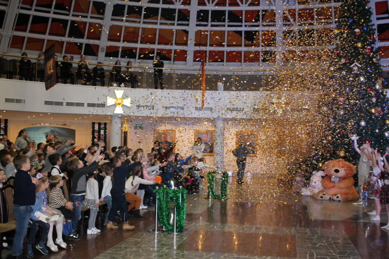 Сегодня в Тульском музее оружия состоялась премьера новогоднего военно-исторического театрализованного представления «Богатырский «шлем» на страже Нового года» Тульский Государственный Музей Оружия