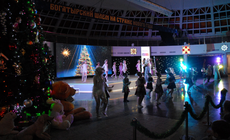 Сегодня в Тульском музее оружия состоялась премьера новогоднего военно-исторического театрализованного представления «Богатырский «шлем» на страже Нового года» Тульский Государственный Музей Оружия