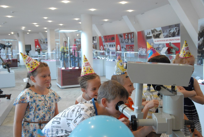 Музей оружия чествует именинников! Тульский Государственный Музей Оружия