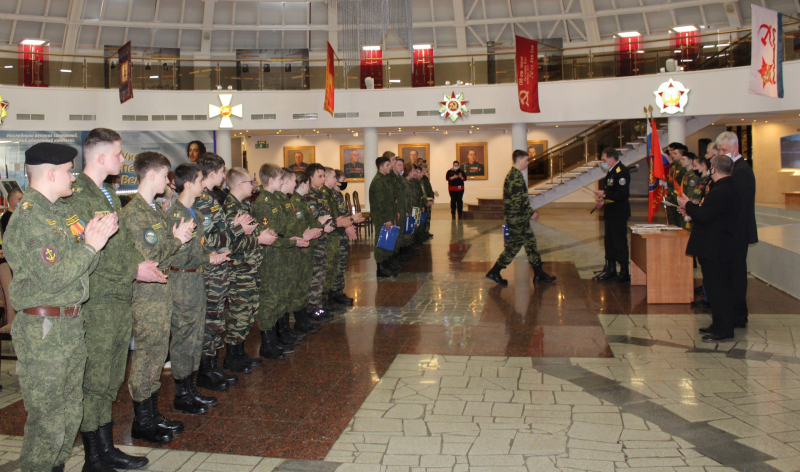 День защитника Отечества в Тульском музее оружия! Торжественное построение воспитанников военно-патриотического клуба «Тайфун» Тульский Государственный Музей Оружия
