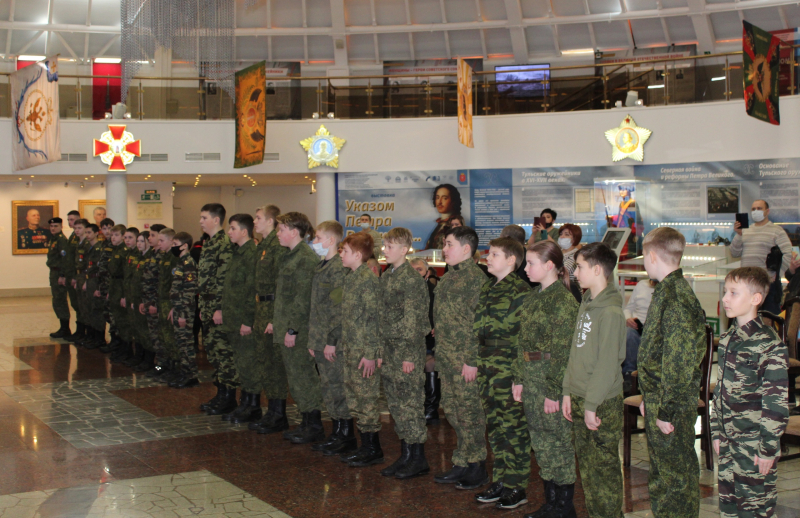 День защитника Отечества в Тульском музее оружия! Торжественное построение воспитанников военно-патриотического клуба «Тайфун» Тульский Государственный Музей Оружия