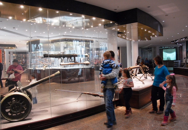 Весело и познавательно: в музее оружия благотворительная акция «Новогодний подарок». Тульский Государственный Музей Оружия