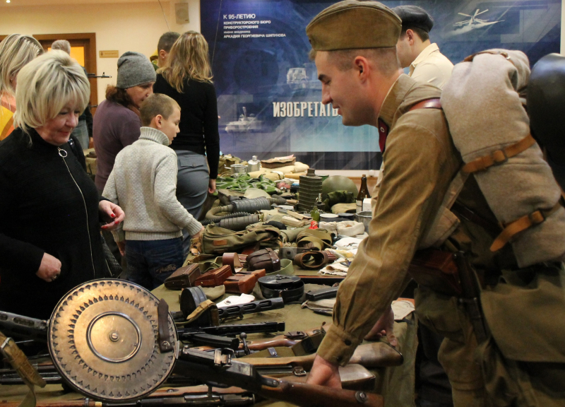 «Ночь искусств 2022». Интерактивный исторический экскурс вместе с реконструкторами военно-исторического клуба «129-й Гвардейский мотострелковый полк» Тульский Государственный Музей Оружия