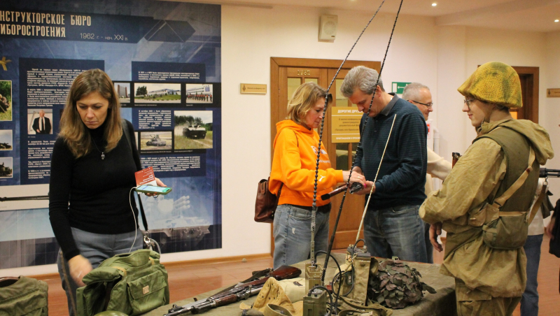 «Ночь искусств 2022». Интерактивный исторический экскурс вместе с реконструкторами военно-исторического клуба «129-й Гвардейский мотострелковый полк» Тульский Государственный Музей Оружия