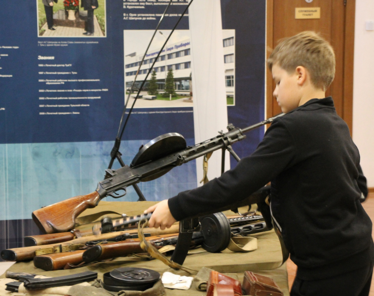 «Ночь искусств 2022». Интерактивный исторический экскурс вместе с реконструкторами военно-исторического клуба «129-й Гвардейский мотострелковый полк» Тульский Государственный Музей Оружия