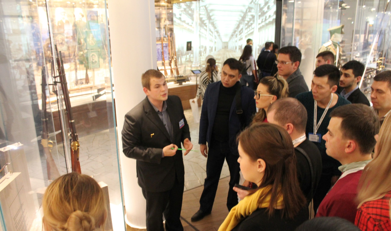 Молодые политики России и зарубежья в гостях у музея оружия! Тульский Государственный Музей Оружия