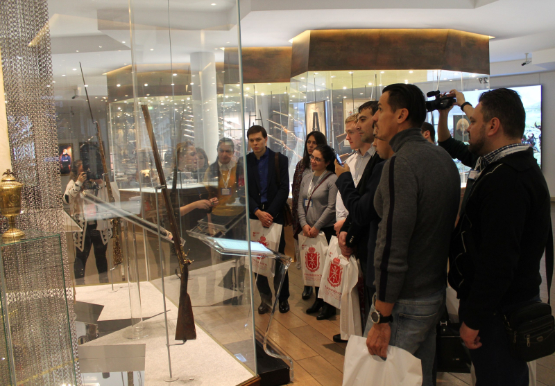 Молодые политики России и зарубежья в гостях у музея оружия! Тульский Государственный Музей Оружия