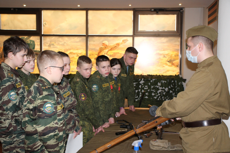 Новое поколение защитников Отечества проходит «Курс молодого бойца» и участвует в «Танковых боях» в Тульском музее оружия! Тульский Государственный Музей Оружия