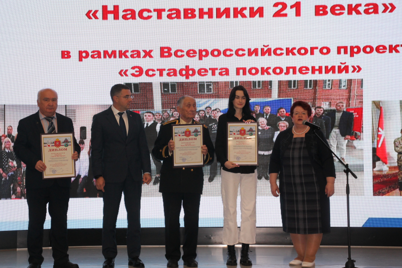 Сегодня Тульский музей оружия радушно принимал участников патриотического форума «Наставники 21 века» Тульский Государственный Музей Оружия