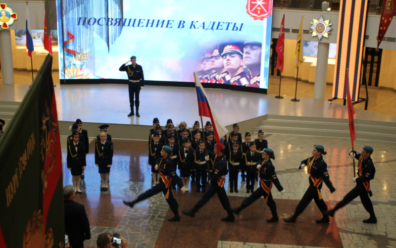 В День Героев Отечества состоялась торжественная церемония принятия присяги кадетами ЦО №12 г. Тулы Тульский Государственный Музей Оружия