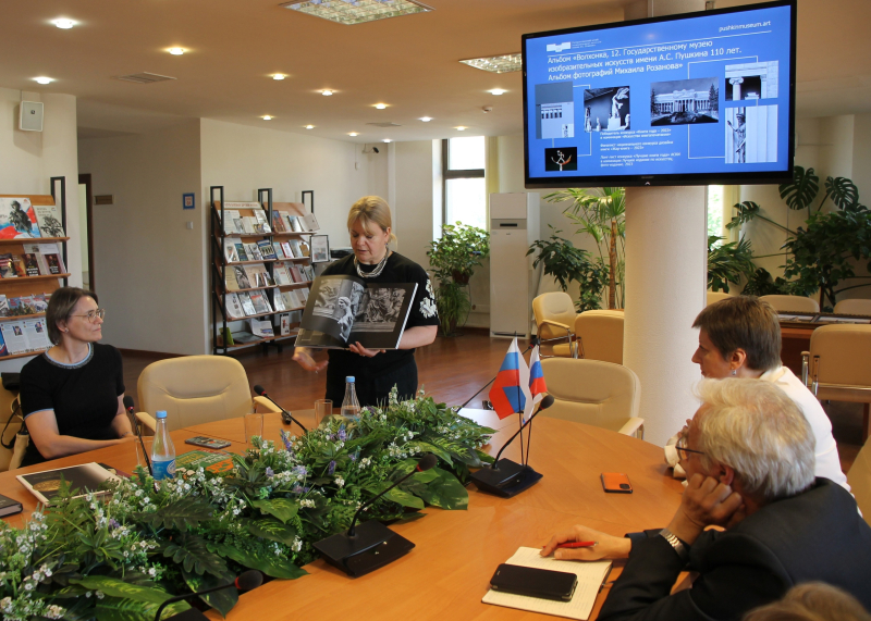 В Тульском государственном музее оружия состоялась встреча сотрудников музея с коллегами из Государственного музея изобразительных искусств имени А.С. Пушкина Тульский Государственный Музей Оружия