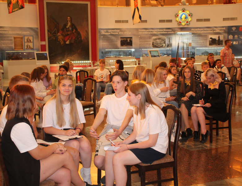 В музее оружия состоялся региональный этап интеллектуального квиза, посвященного празднованию 350-летия со дня рождения великого российского Императора Петра I Тульский Государственный Музей Оружия