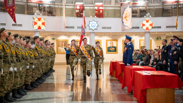 Воспитанники Кадетского учебного центра имени Е.Ю. Рындина произнесли свою самую важную торжественную клятву в Зале Славы российского оружия Тульский Государственный Музей Оружия